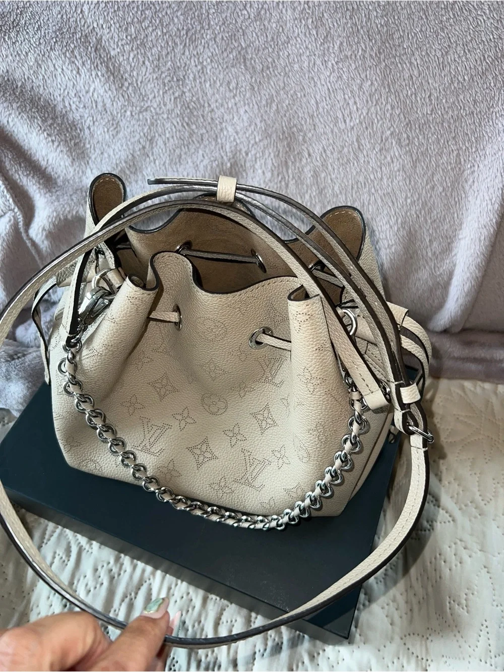 Louis Vuitton Beige Monogram Mahina Drawstring Shoulder Bag with Chain